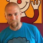 Daniel designar nördiga t-shirts