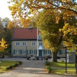 ”Pigga 75-80-åringar håller gården öppen”