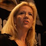 Liza Marklund lämnar Mälarhöjden