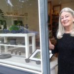 Peggy gör nystart i nyrenoverad ateljé