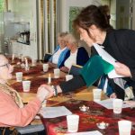 Här får de äldre chans till social samvaro