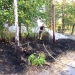 Brand spred sig snabbt i skogsparti intill radhus