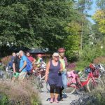 Succé för cykelpromenad med många stopp längs röda linjen