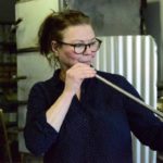 Prova på lokal glasblåsning innan glashyttan i Henriksberg rivs
