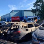 Bilar brann vid Mälarhöjdens ishall