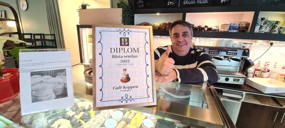 caféägare och diplom