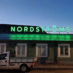 Nordströms neonskylt kan bli landets vackraste