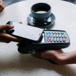 Mobilbetalningar går om kortbetalningar 