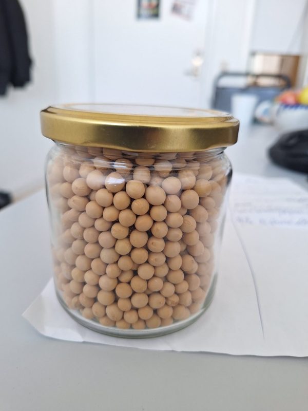 burk med ärtor