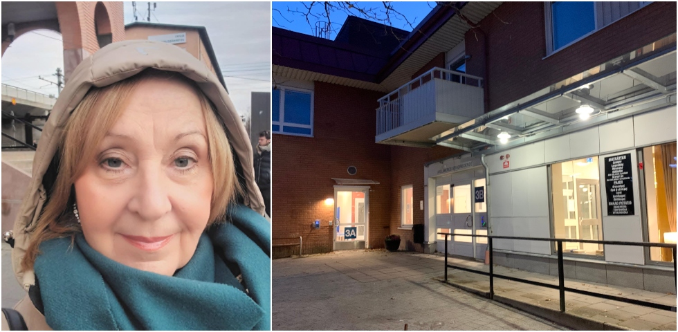 kvinna i blont hår och blå/grön halsduk intill en mörkbrun tegelbyggnad i kvällsljus