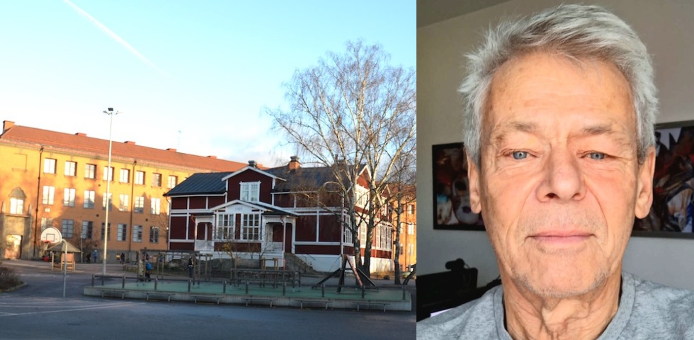 En gul skola med en röd trävilla i mitten på gården. Till höger en äldre vit man i kort hår.