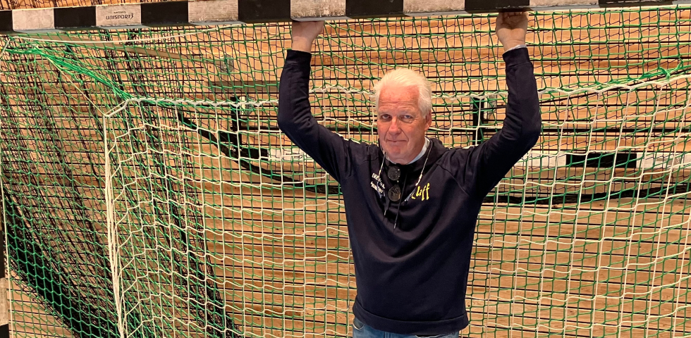 Man i handbollsmål