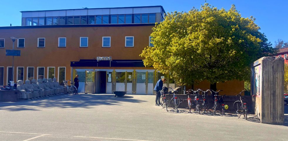 Västertorpshallen sim- och idrottshall. Entré