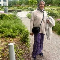 Nadia vid Perennparken i Skärholmen.